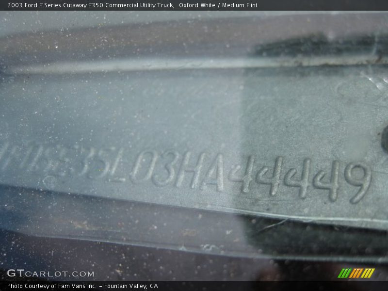 Oxford White / Medium Flint 2003 Ford E Series Cutaway E350 Commercial Utility Truck