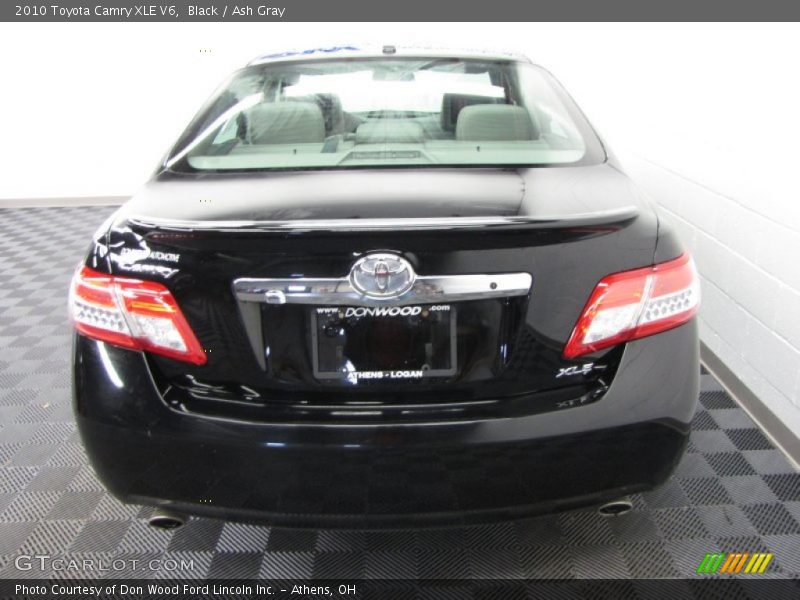 Black / Ash Gray 2010 Toyota Camry XLE V6