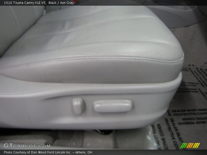 Black / Ash Gray 2010 Toyota Camry XLE V6