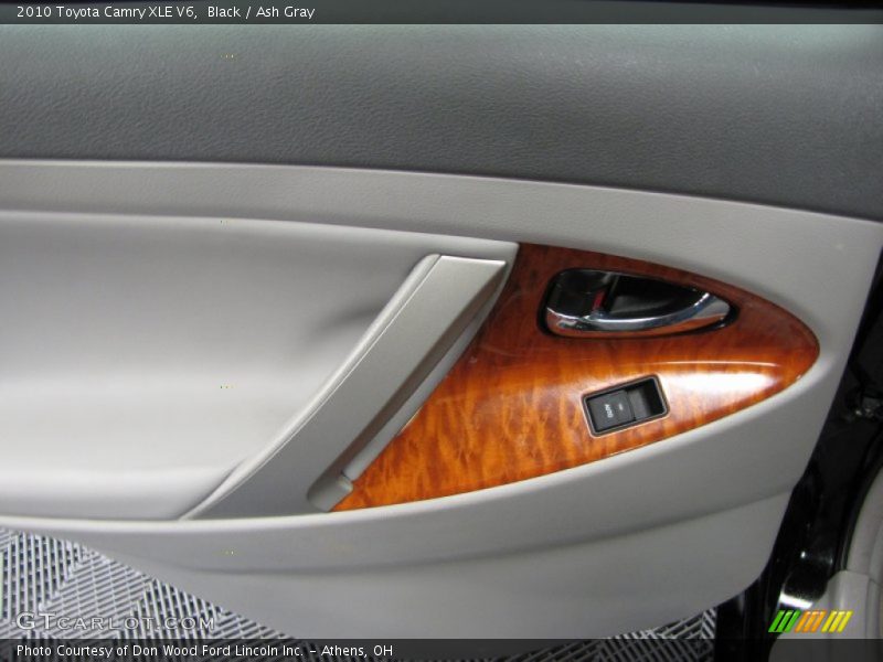 Black / Ash Gray 2010 Toyota Camry XLE V6