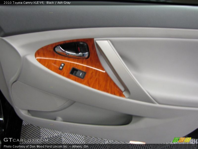 Black / Ash Gray 2010 Toyota Camry XLE V6