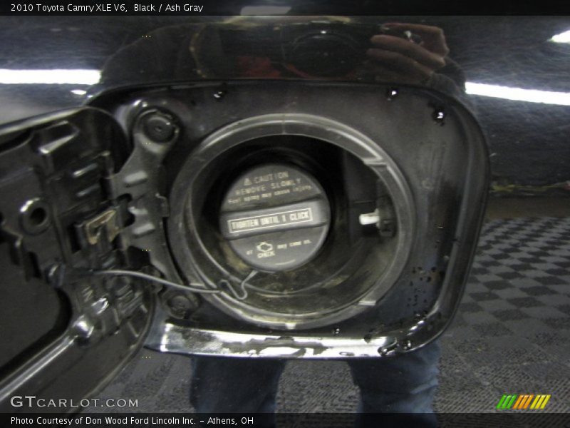 Black / Ash Gray 2010 Toyota Camry XLE V6