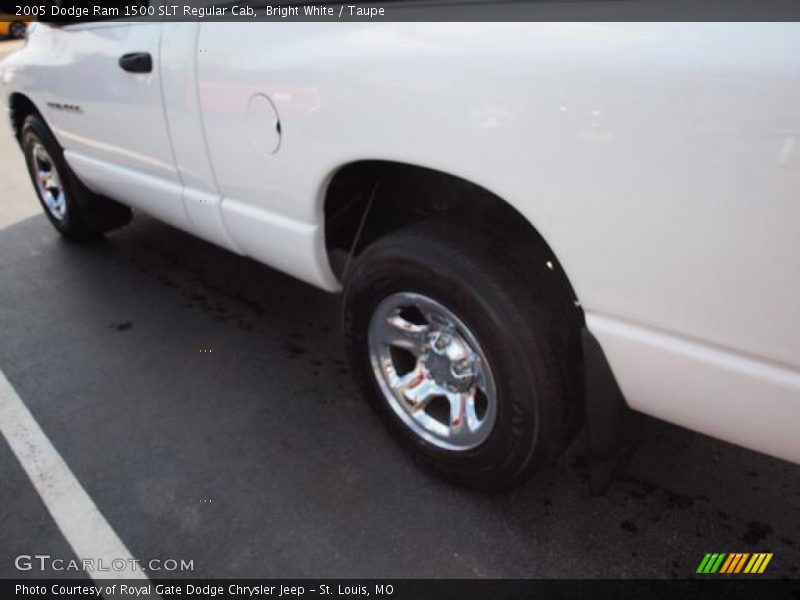 Bright White / Taupe 2005 Dodge Ram 1500 SLT Regular Cab