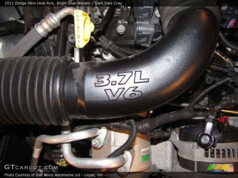 Bright Silver Metallic / Dark Slate Gray 2011 Dodge Nitro Heat 4x4