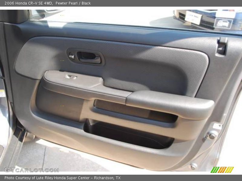 Pewter Pearl / Black 2006 Honda CR-V SE 4WD
