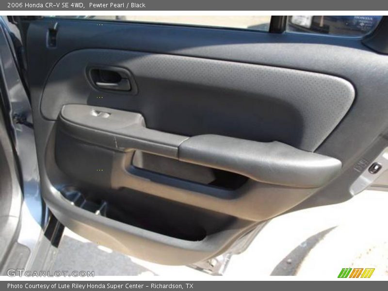 Pewter Pearl / Black 2006 Honda CR-V SE 4WD