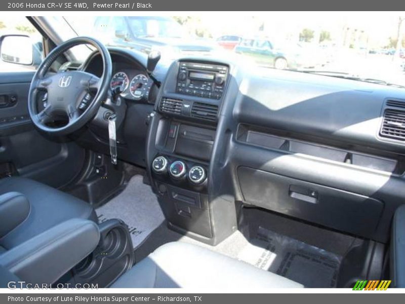 Pewter Pearl / Black 2006 Honda CR-V SE 4WD