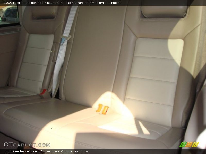 Black Clearcoat / Medium Parchment 2005 Ford Expedition Eddie Bauer 4x4