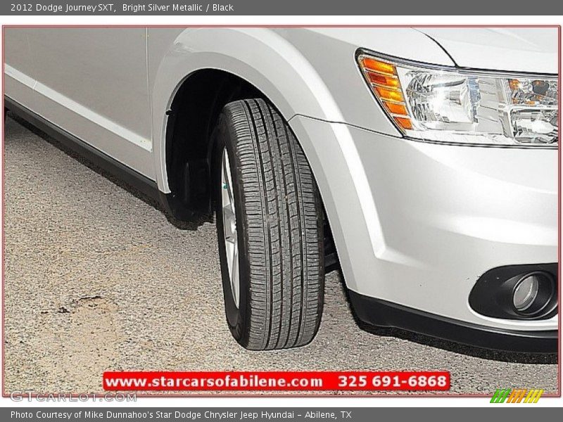 Bright Silver Metallic / Black 2012 Dodge Journey SXT