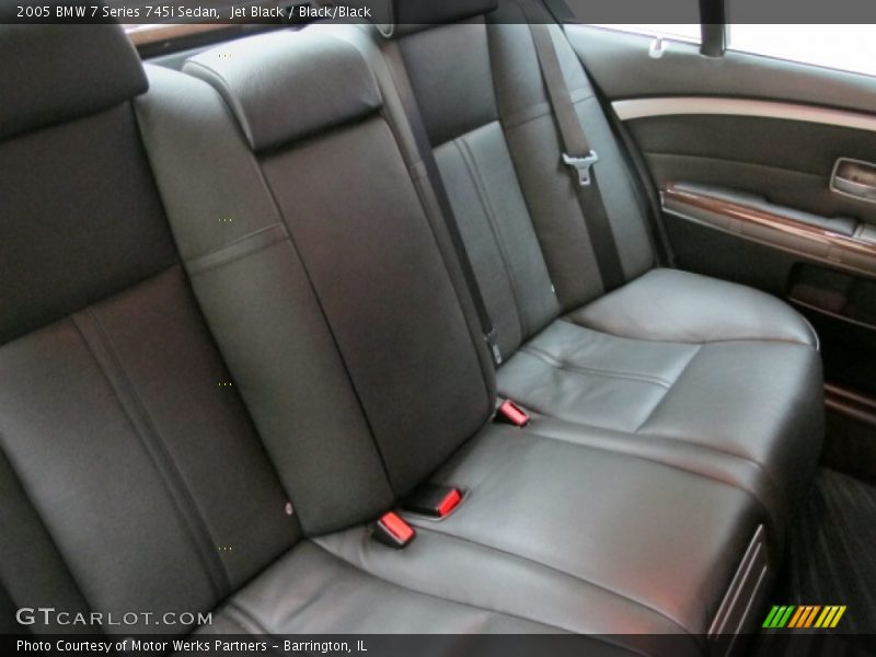 Jet Black / Black/Black 2005 BMW 7 Series 745i Sedan