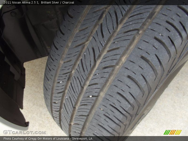 Brilliant Silver / Charcoal 2011 Nissan Altima 2.5 S