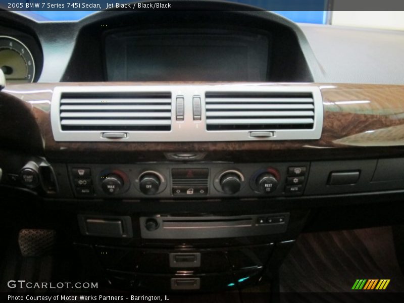 Jet Black / Black/Black 2005 BMW 7 Series 745i Sedan