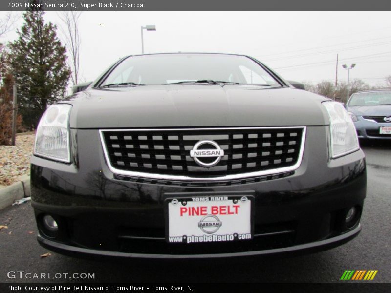 Super Black / Charcoal 2009 Nissan Sentra 2.0