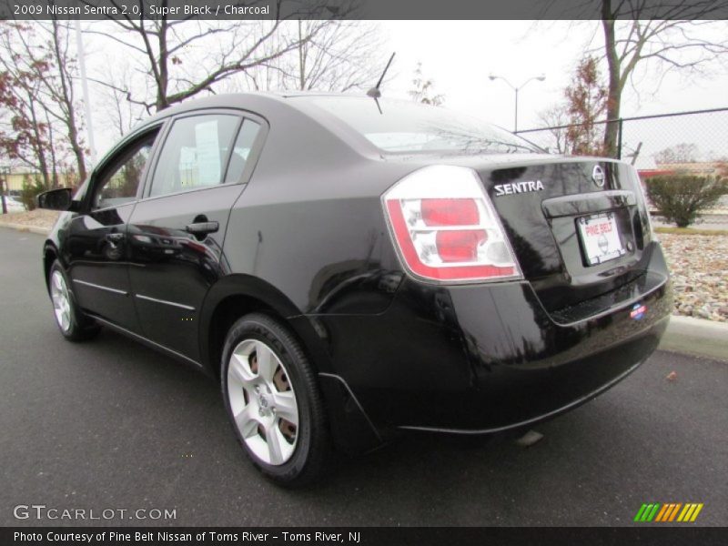 Super Black / Charcoal 2009 Nissan Sentra 2.0