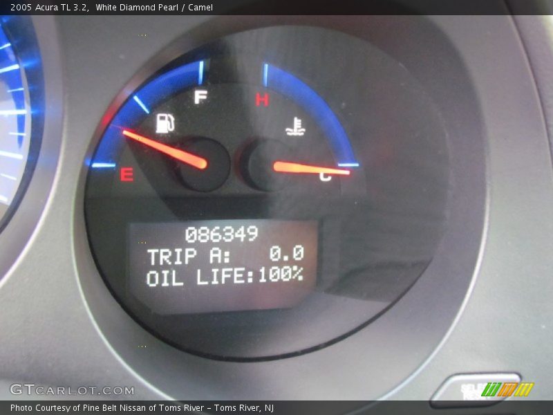 White Diamond Pearl / Camel 2005 Acura TL 3.2