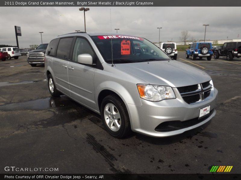 Bright Silver Metallic / Black/Light Graystone 2011 Dodge Grand Caravan Mainstreet