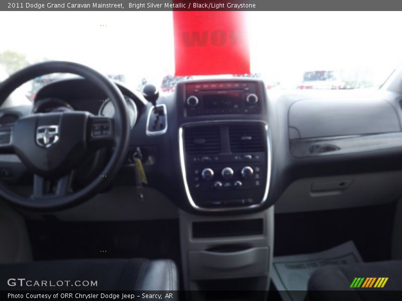 Bright Silver Metallic / Black/Light Graystone 2011 Dodge Grand Caravan Mainstreet