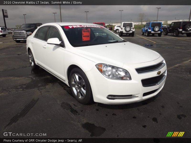 Front 3/4 View of 2010 Malibu LT Sedan