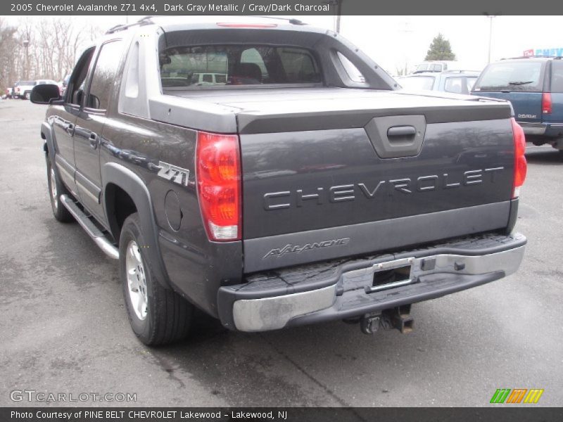 Dark Gray Metallic / Gray/Dark Charcoal 2005 Chevrolet Avalanche Z71 4x4