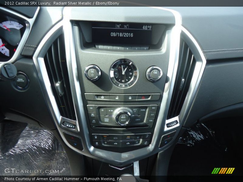 Radiant Silver Metallic / Ebony/Ebony 2012 Cadillac SRX Luxury