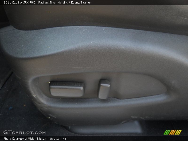 Radiant Silver Metallic / Ebony/Titanium 2011 Cadillac SRX FWD