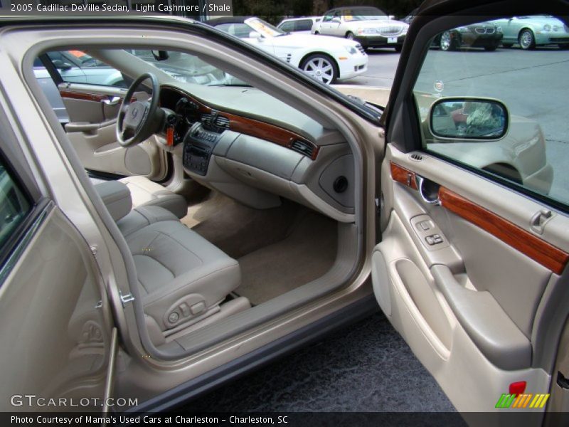 Light Cashmere / Shale 2005 Cadillac DeVille Sedan