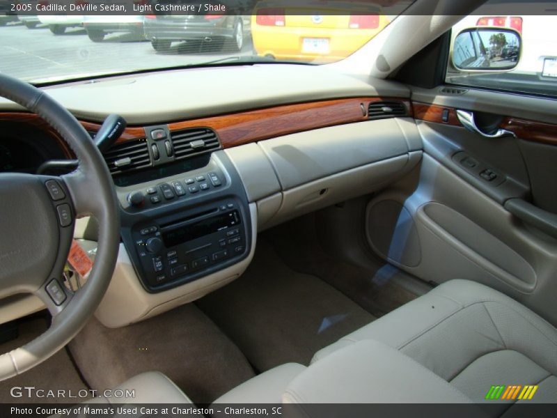 Light Cashmere / Shale 2005 Cadillac DeVille Sedan