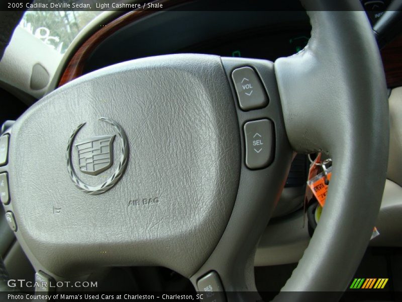Light Cashmere / Shale 2005 Cadillac DeVille Sedan