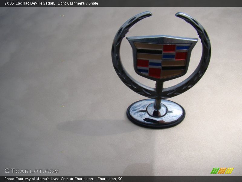 Light Cashmere / Shale 2005 Cadillac DeVille Sedan
