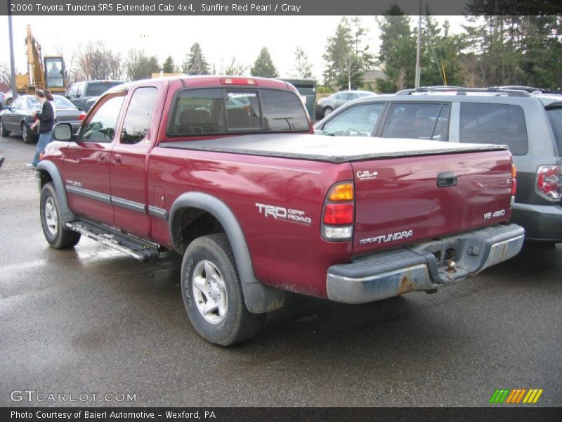 Sunfire Red Pearl / Gray 2000 Toyota Tundra SR5 Extended Cab 4x4