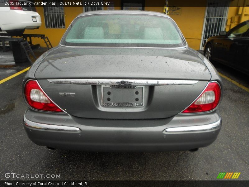 Quartz Metallic / Dove Grey 2005 Jaguar XJ Vanden Plas