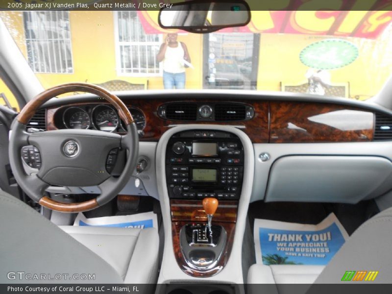 Quartz Metallic / Dove Grey 2005 Jaguar XJ Vanden Plas