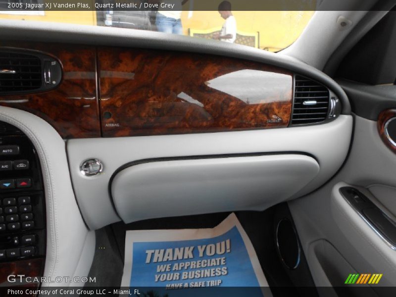 Quartz Metallic / Dove Grey 2005 Jaguar XJ Vanden Plas