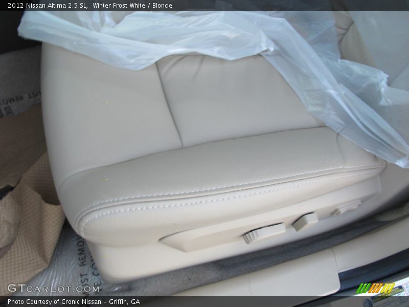 Winter Frost White / Blonde 2012 Nissan Altima 2.5 SL