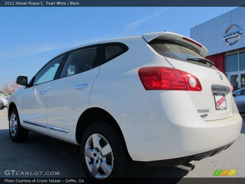 Pearl White / Black 2012 Nissan Rogue S