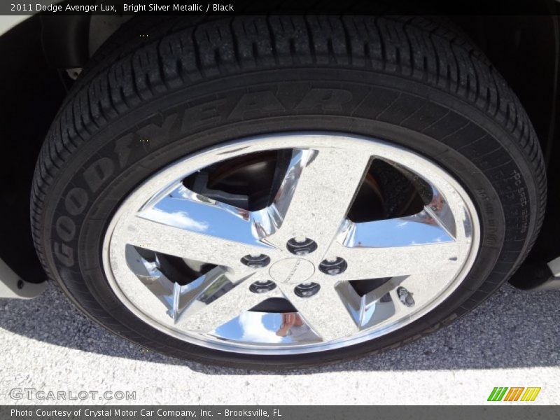Bright Silver Metallic / Black 2011 Dodge Avenger Lux