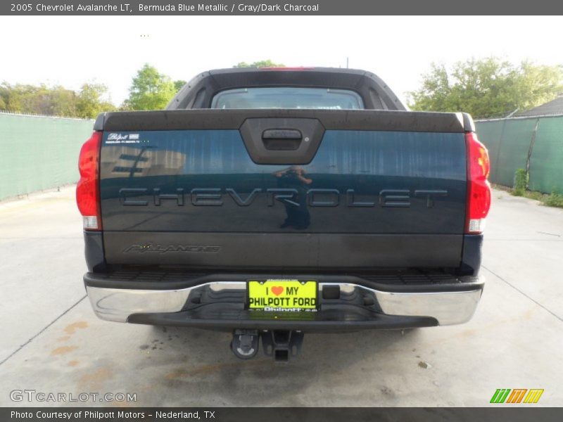 Bermuda Blue Metallic / Gray/Dark Charcoal 2005 Chevrolet Avalanche LT