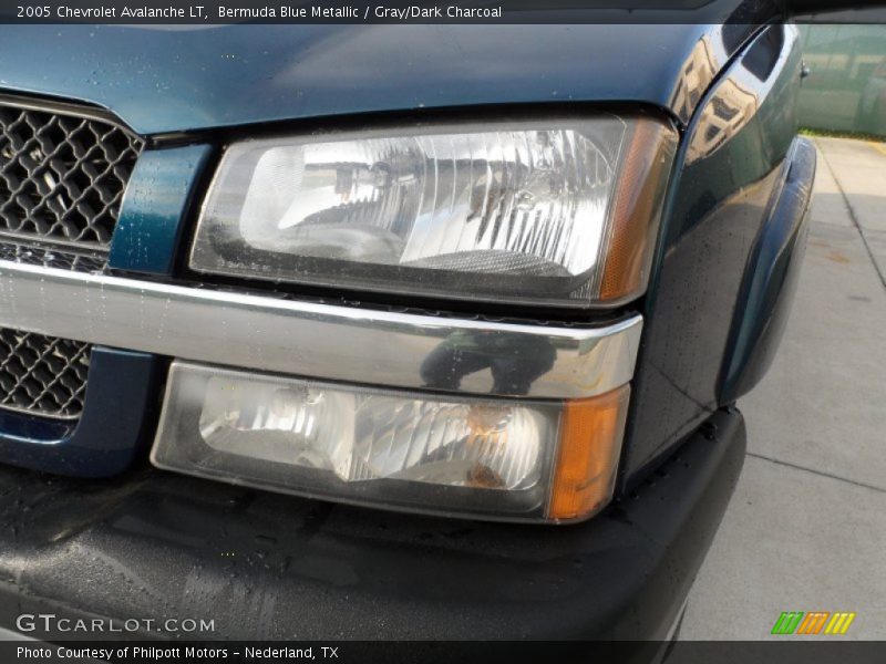 Bermuda Blue Metallic / Gray/Dark Charcoal 2005 Chevrolet Avalanche LT