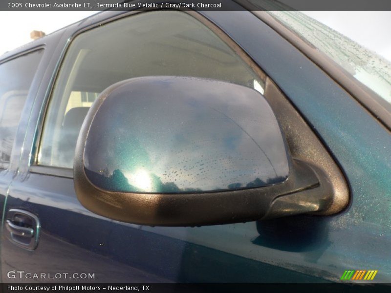 Bermuda Blue Metallic / Gray/Dark Charcoal 2005 Chevrolet Avalanche LT