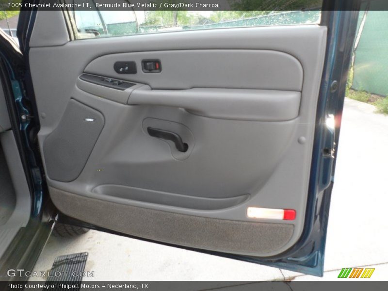 Bermuda Blue Metallic / Gray/Dark Charcoal 2005 Chevrolet Avalanche LT