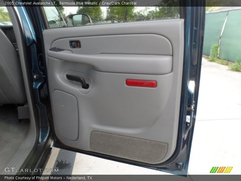 Bermuda Blue Metallic / Gray/Dark Charcoal 2005 Chevrolet Avalanche LT