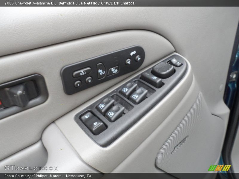 Bermuda Blue Metallic / Gray/Dark Charcoal 2005 Chevrolet Avalanche LT
