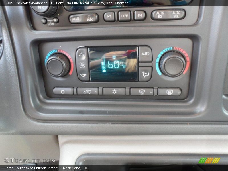Bermuda Blue Metallic / Gray/Dark Charcoal 2005 Chevrolet Avalanche LT