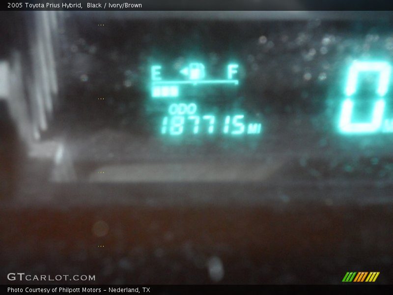 Black / Ivory/Brown 2005 Toyota Prius Hybrid