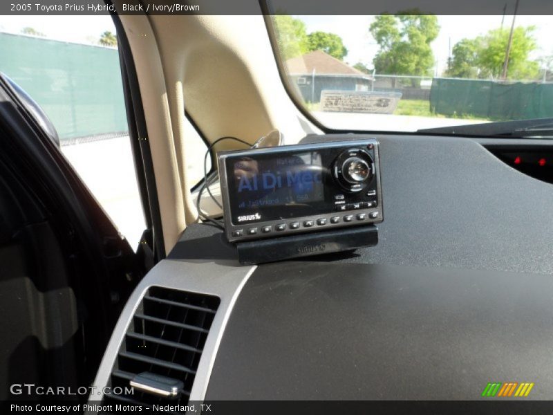 Black / Ivory/Brown 2005 Toyota Prius Hybrid