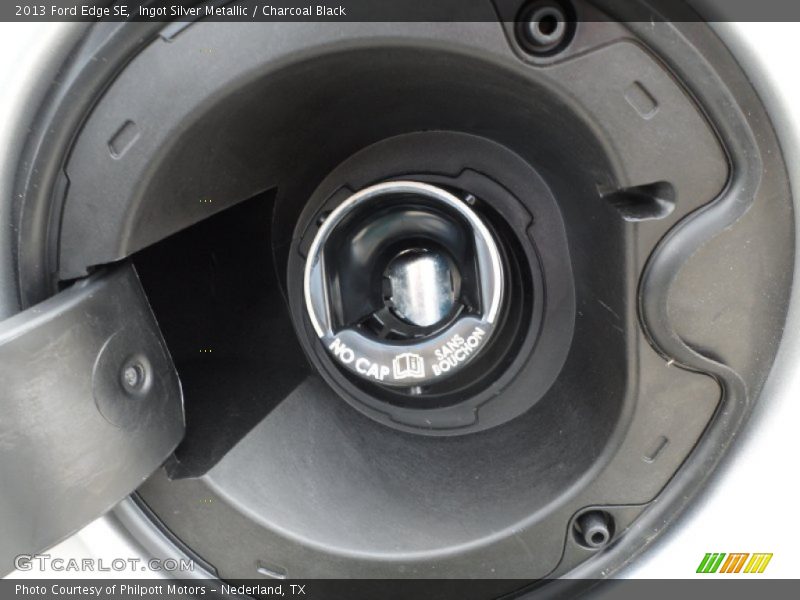 Ingot Silver Metallic / Charcoal Black 2013 Ford Edge SE