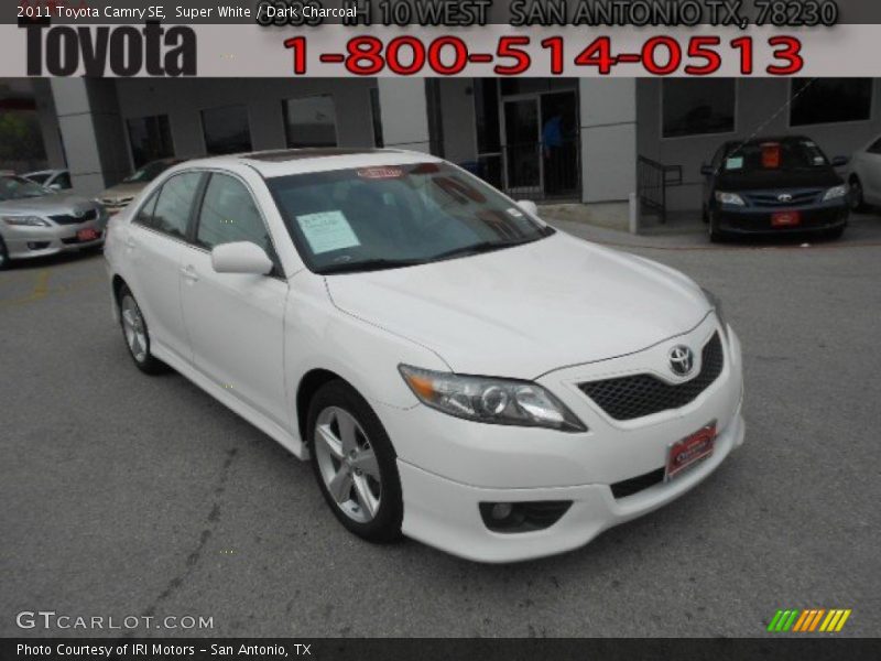 Super White / Dark Charcoal 2011 Toyota Camry SE