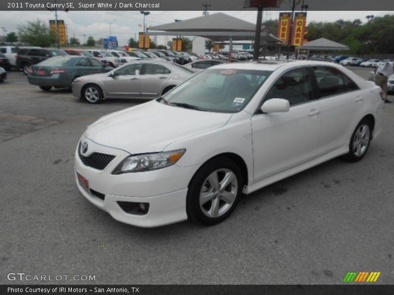 Super White / Dark Charcoal 2011 Toyota Camry SE