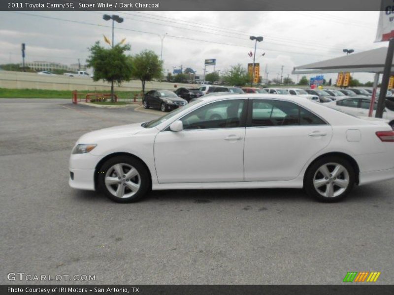 Super White / Dark Charcoal 2011 Toyota Camry SE