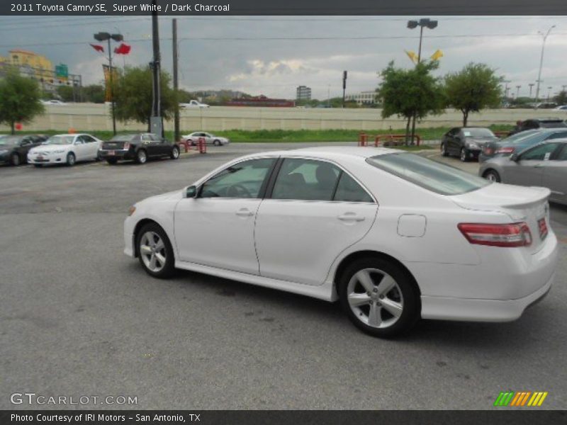 Super White / Dark Charcoal 2011 Toyota Camry SE